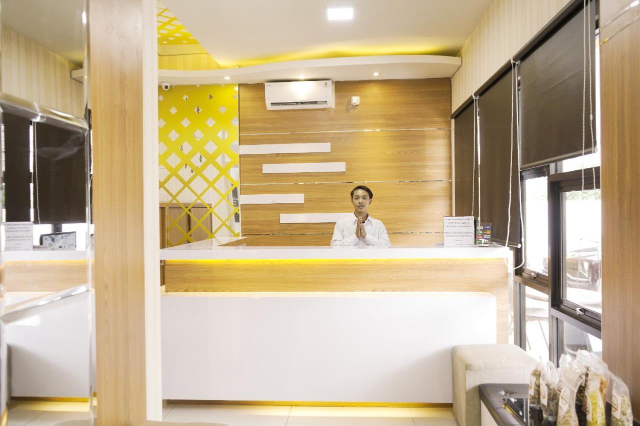 Merr 57 Surabaya Exterior photo